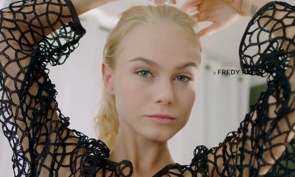 Ролевые игры в постели с элегантной русской девушкой. | Видео из нашей коллекции