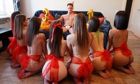 Самое лучшее в мире День Рождения с толпой секасных русских девушек. | Видео из нашей коллекции